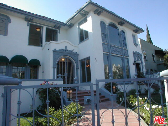 Building Photo - 857 S Sycamore Ave