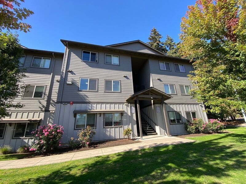 Foto principal - 4261 Hawthorne Ave NE