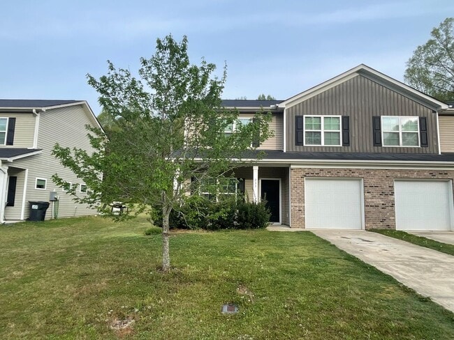 Building Photo - Luxurious 2 story 3 bedroom 2.5 bath townhomes. Located in Salisbury.
