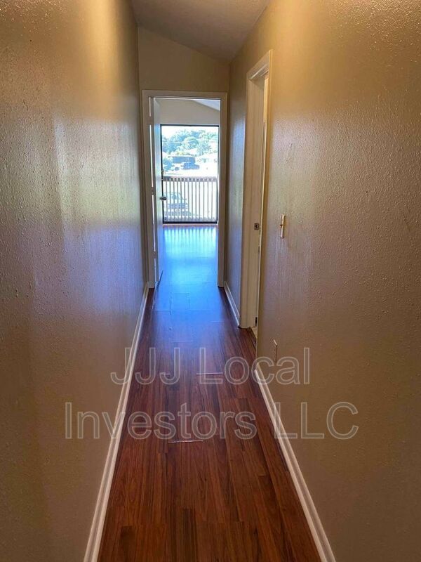 Foto del edificio - 7295-7297 Albany Rd