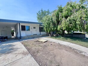 Building Photo - 880 E 200 N