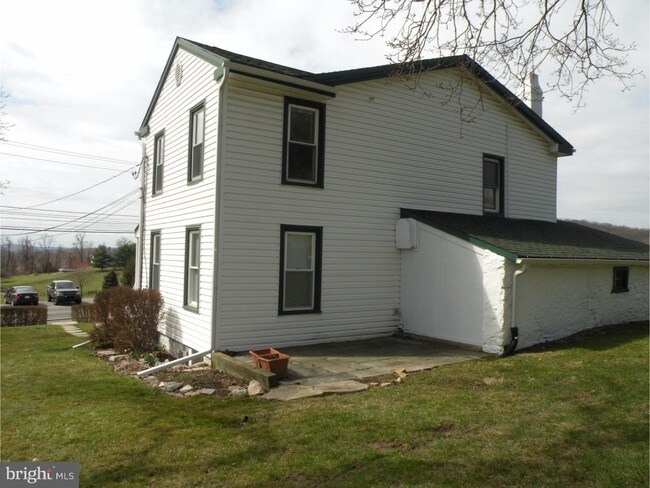 Building Photo - 542 Font Rd