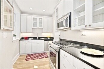 Building Photo - 205 Mt Auburn St