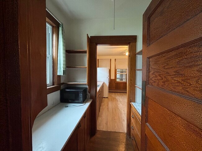 Building Photo - 49 Clark St