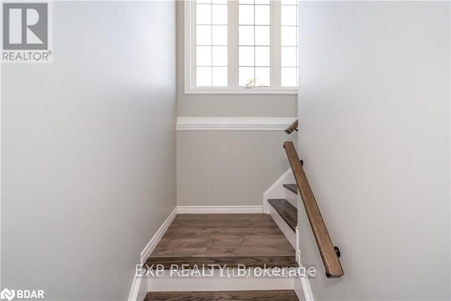 Building Photo - 19 Loon Ave