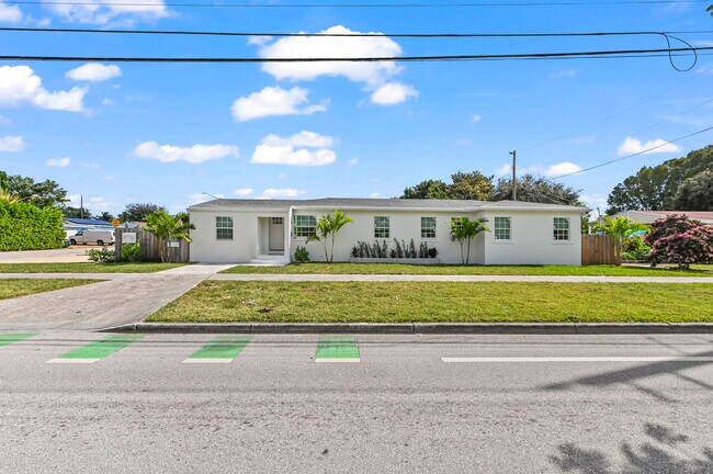 exterior - 3400 Parker Ave