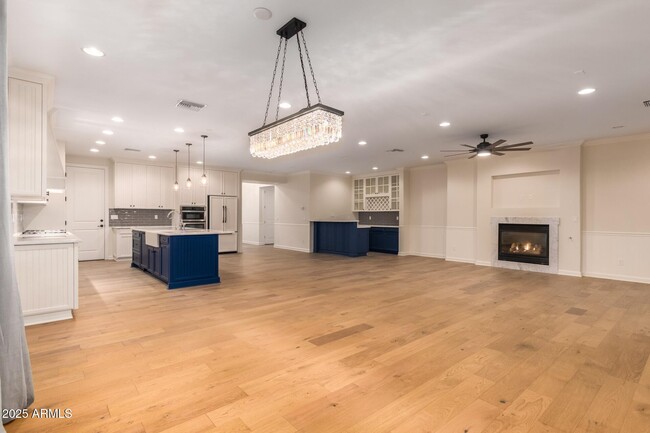 Building Photo - 3745 E Turney Ave