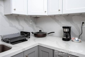 Building Photo - 1165 W 38th St