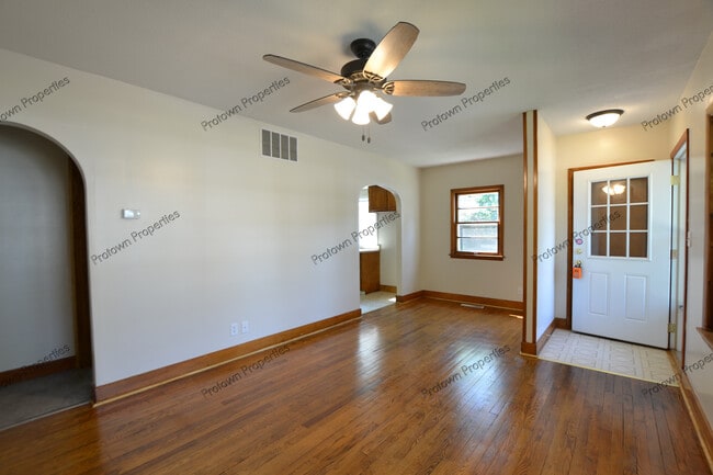 Building Photo - 617 E Baltimore St