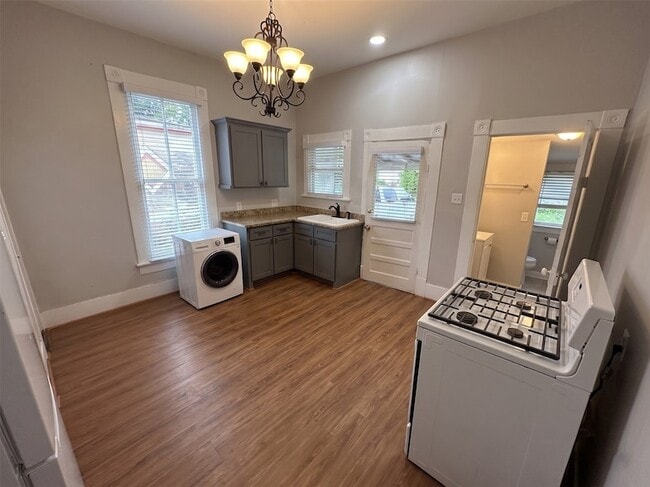 Foto del edificio - 2119 Hardy St