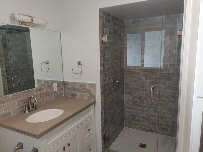 Foto del edificio - 259-261 Sturtevant Dr