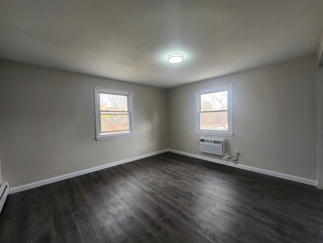 Foto del edificio - 134 Tyngsboro Rd