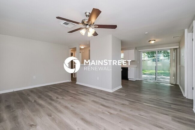Foto del edificio - 3 Bedroom Pet-Friendly Home in holiday, FL with Main Street Renewal
