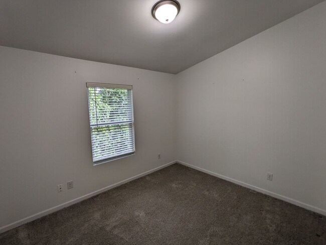 Building Photo - 2 Bedroom Corner Unit Townhome in Prosperi...