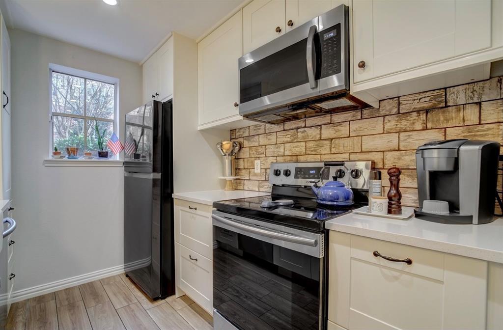 Primary Photo - 2626 North Blvd