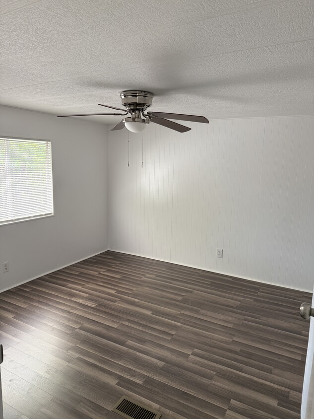 Foto principal - 16916 Bachmann Ave