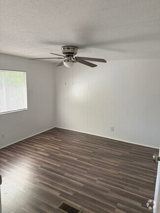 Building Photo - 16916 Bachmann Ave