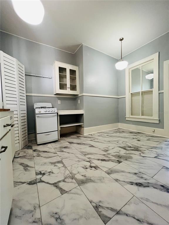 Building Photo - 414 NE 5th Ave