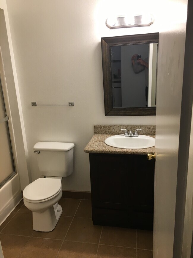 Foto del edificio - 6732 Franklin Pl