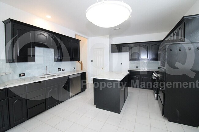 Foto del edificio - 18671 Gibbons Dr