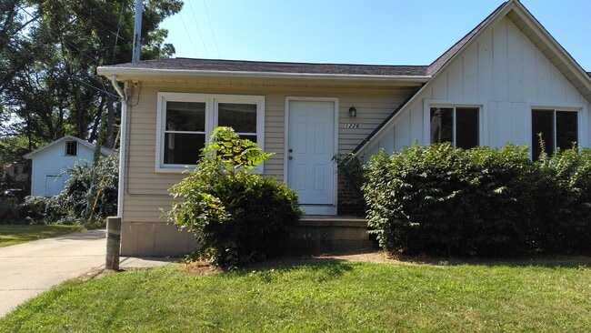 Building Photo - 1226 Frye Ave