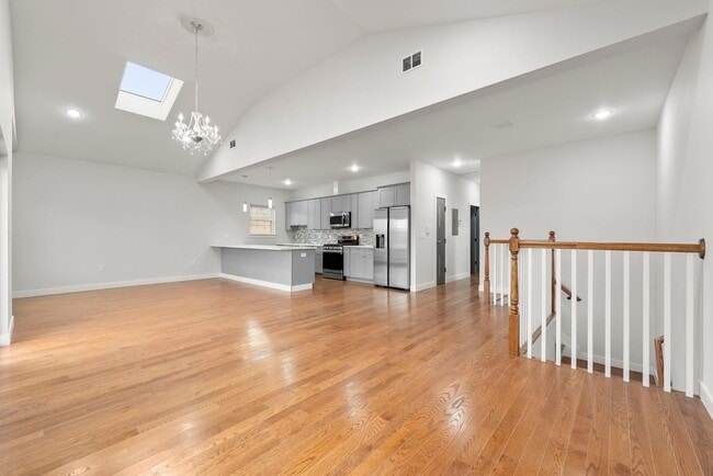 Building Photo - 41 E 16th St