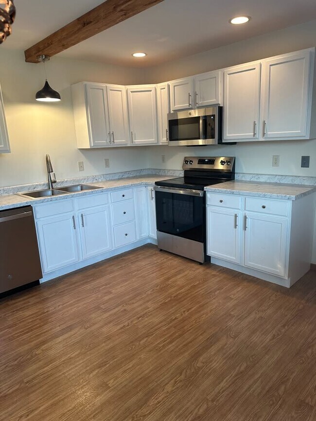 Foto del edificio - 2810 Willow Dr