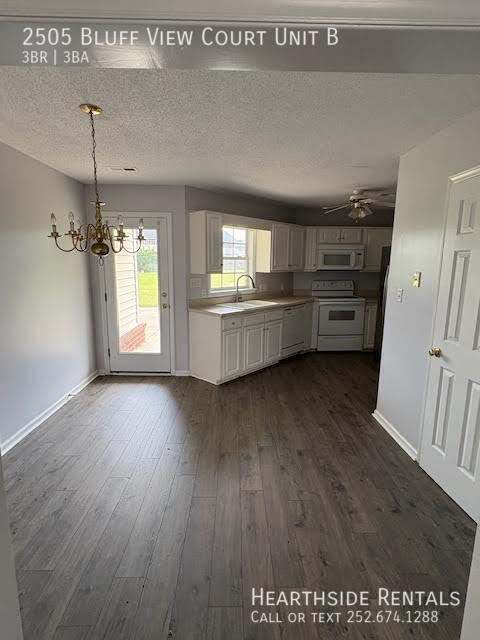 Building Photo - 2505 Bluff View Ct