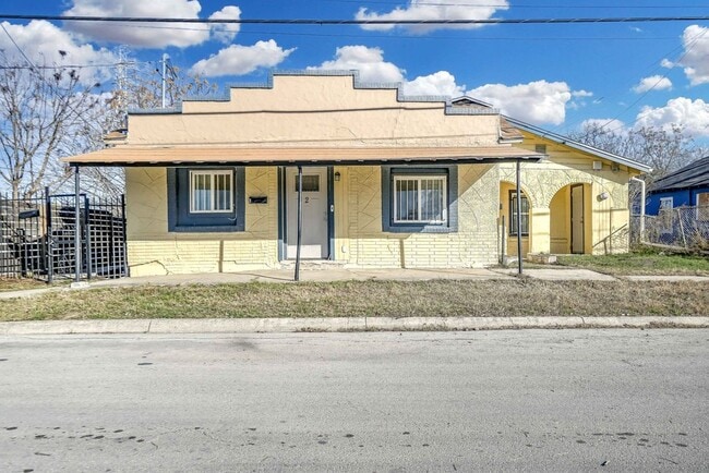 Building Photo - 1114 S San Marcos