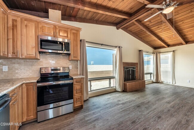 Building Photo - 1813 Ocean Dr