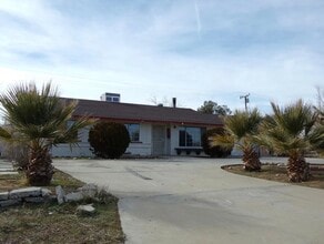 Building Photo - 8672 S Loop Blvd