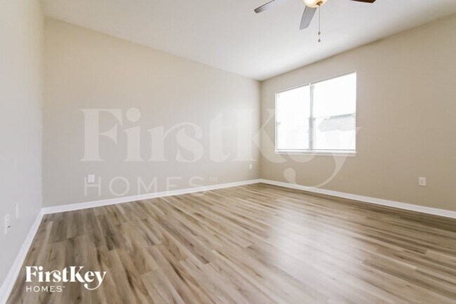 Foto del edificio - 5212 Krenson Woods Way