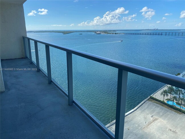 Building Photo - 1155 Brickell Bay Dr