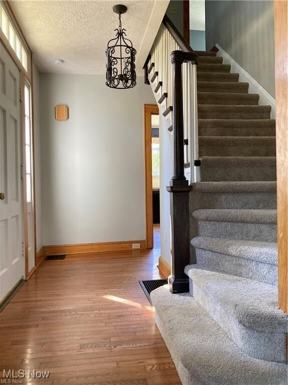 Foto del edificio - 227 Crescent Dr