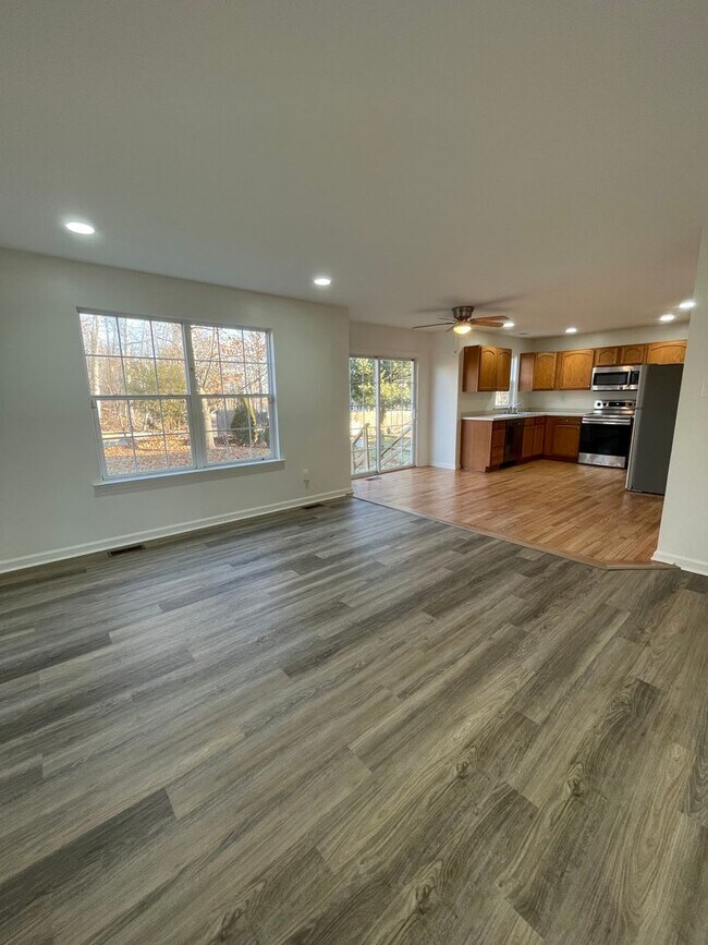 Foto del edificio - 106 Country Run Dr