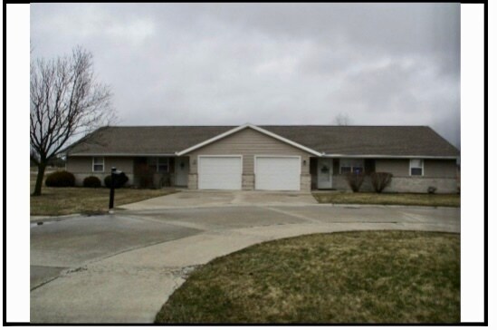 Building Photo - 10418 Deer Creek Dr