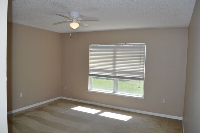 Building Photo - Nice 4 Bedroom 2.5 Bath 2 Car Garage Home ...