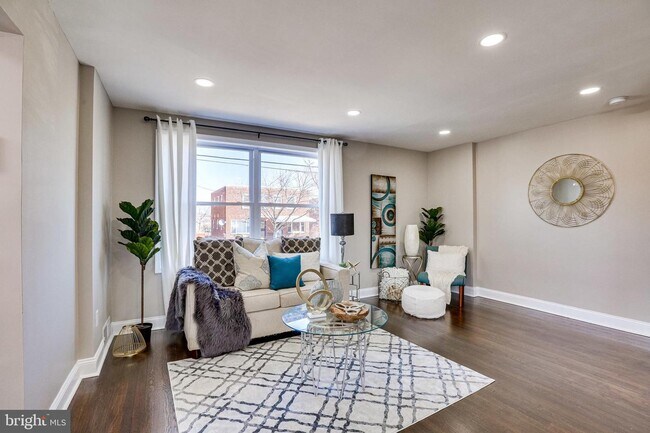 Building Photo - 5508 Chillum Pl NE