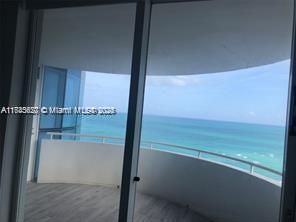 Foto del edificio - 6301 Collins Ave