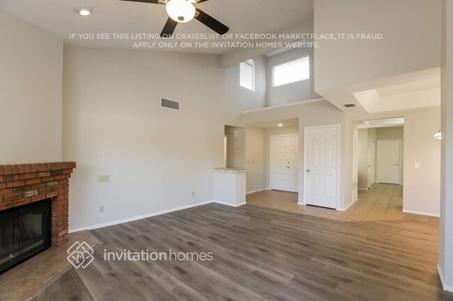 Building Photo - 5732 W El Lago St