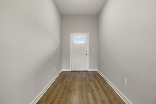 Foto del edificio - New 4 Bedroom in CRESTVIEW!!