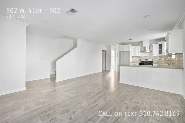 Building Photo - Beautifull 4-bedroom townhouse