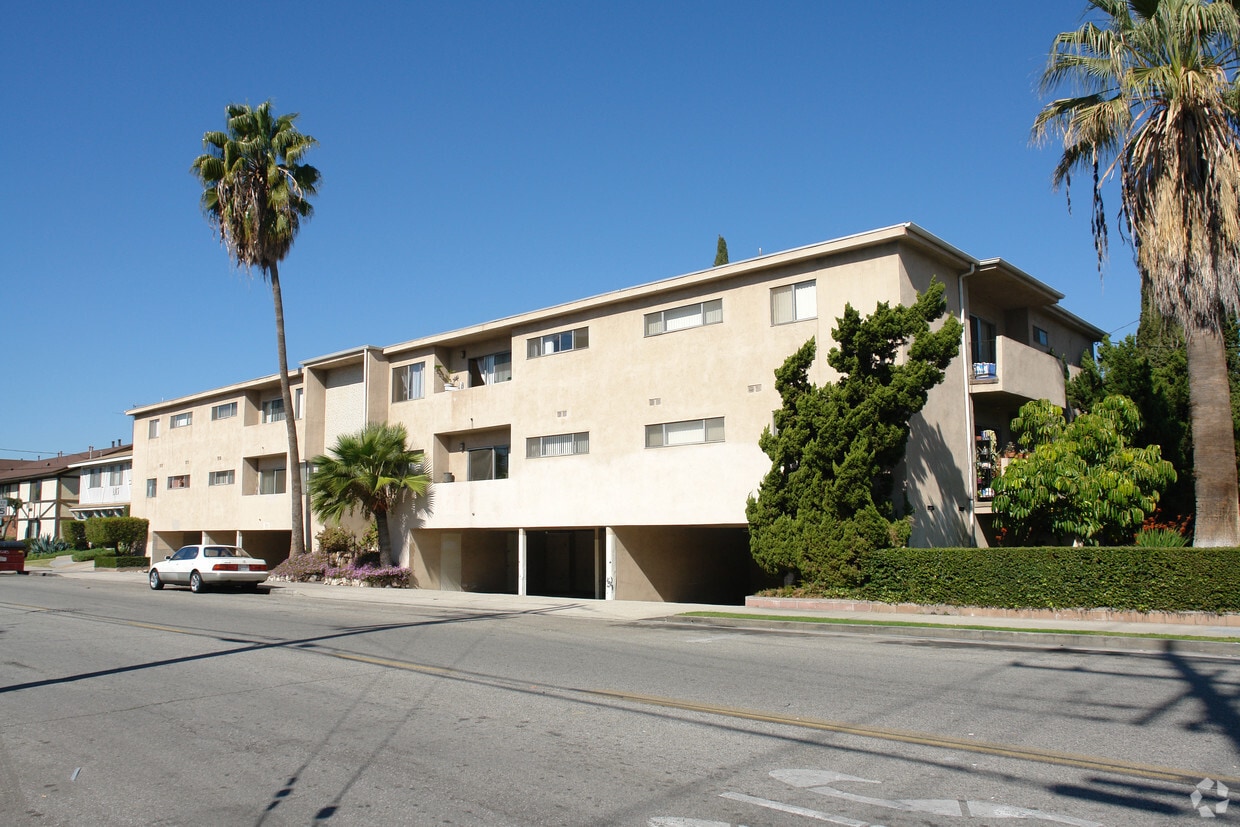Primary Photo - 1025 E Lomita Ave