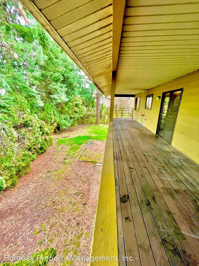 Building Photo - 5 br, 3 bath House - 1960 SE 160th Avenue