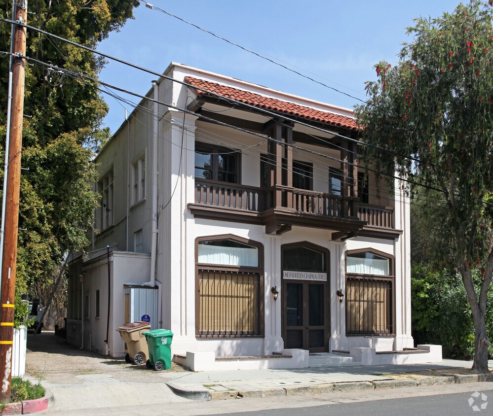 Primary Photo - 112-114 Chapala St