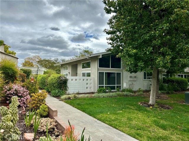 Building Photo - 358 Avenida Castilla