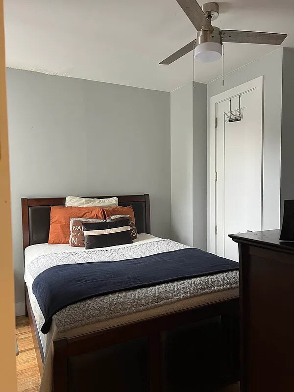 Foto del edificio - 102 E 116th St