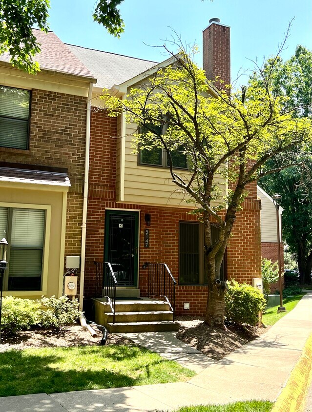 Foto principal - 5147 King Charles Way