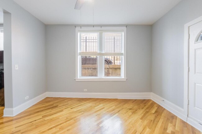 Building Photo - 2058 W 21st Pl