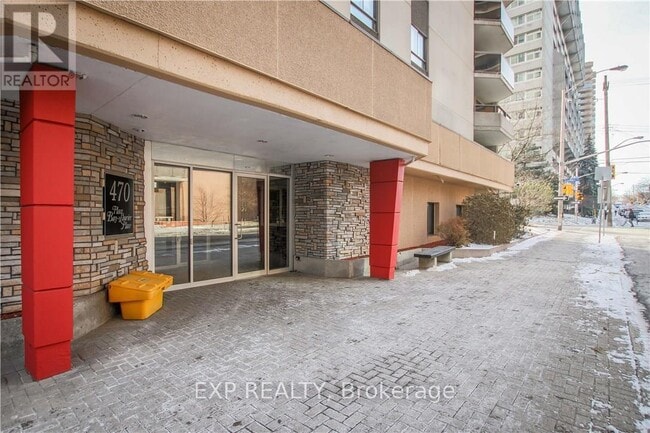 Building Photo - 470 Laurier Ave W